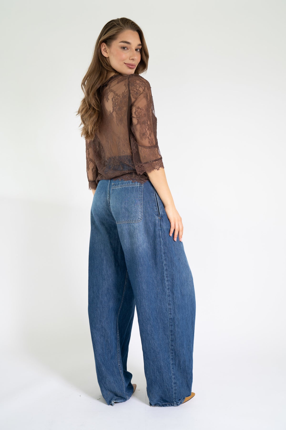 LACE LACY DARK BROWN