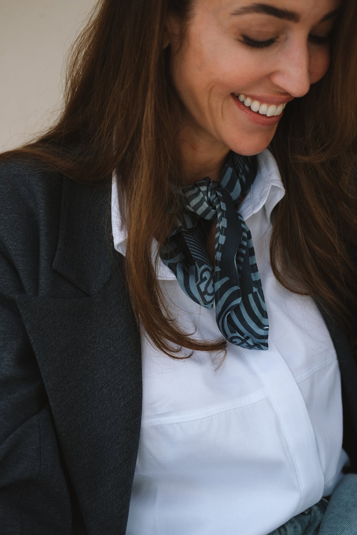 FESTIVE SCARF BLUE / OFF WHITE