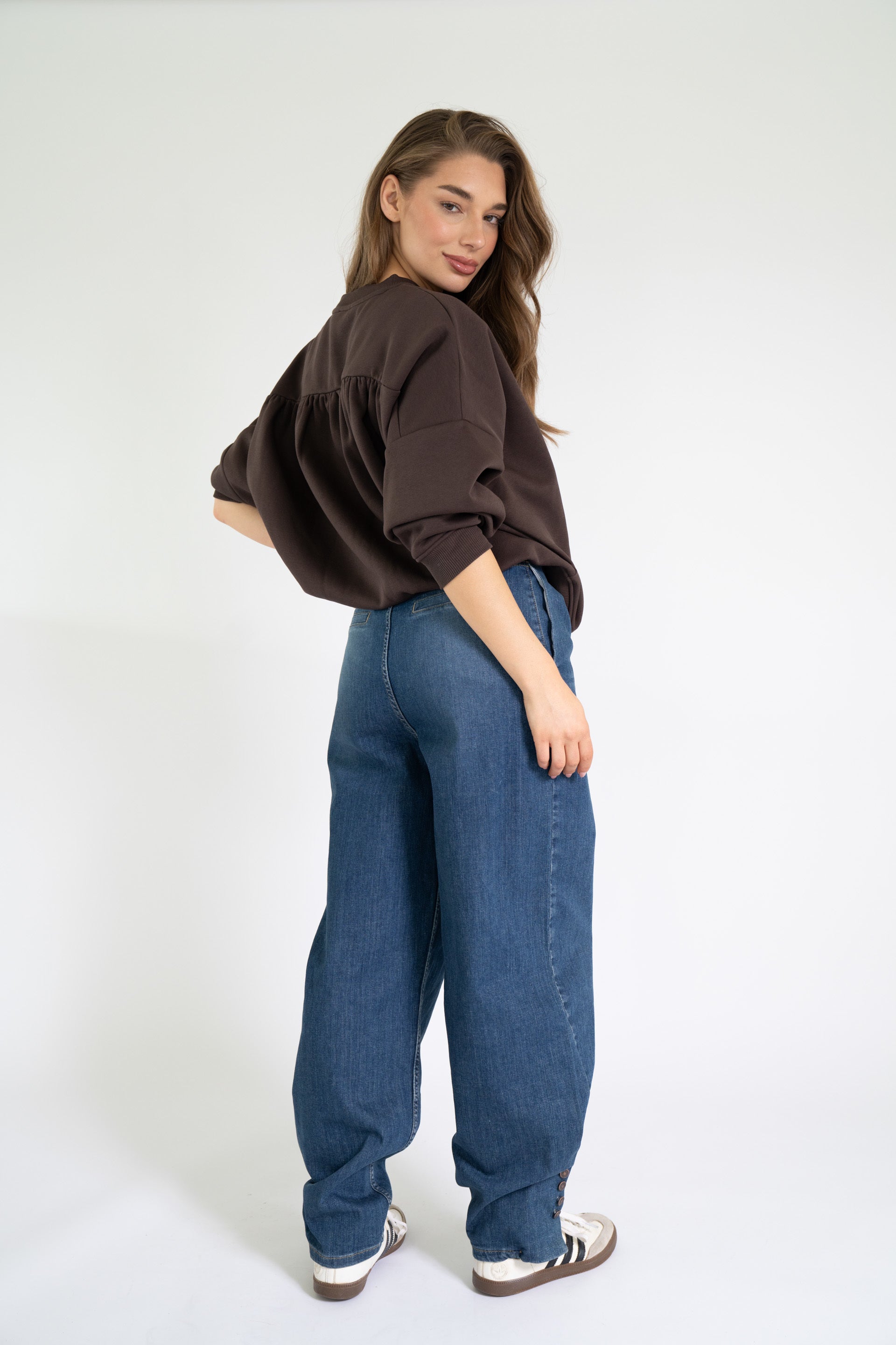 MONCHOU 26 BROWN