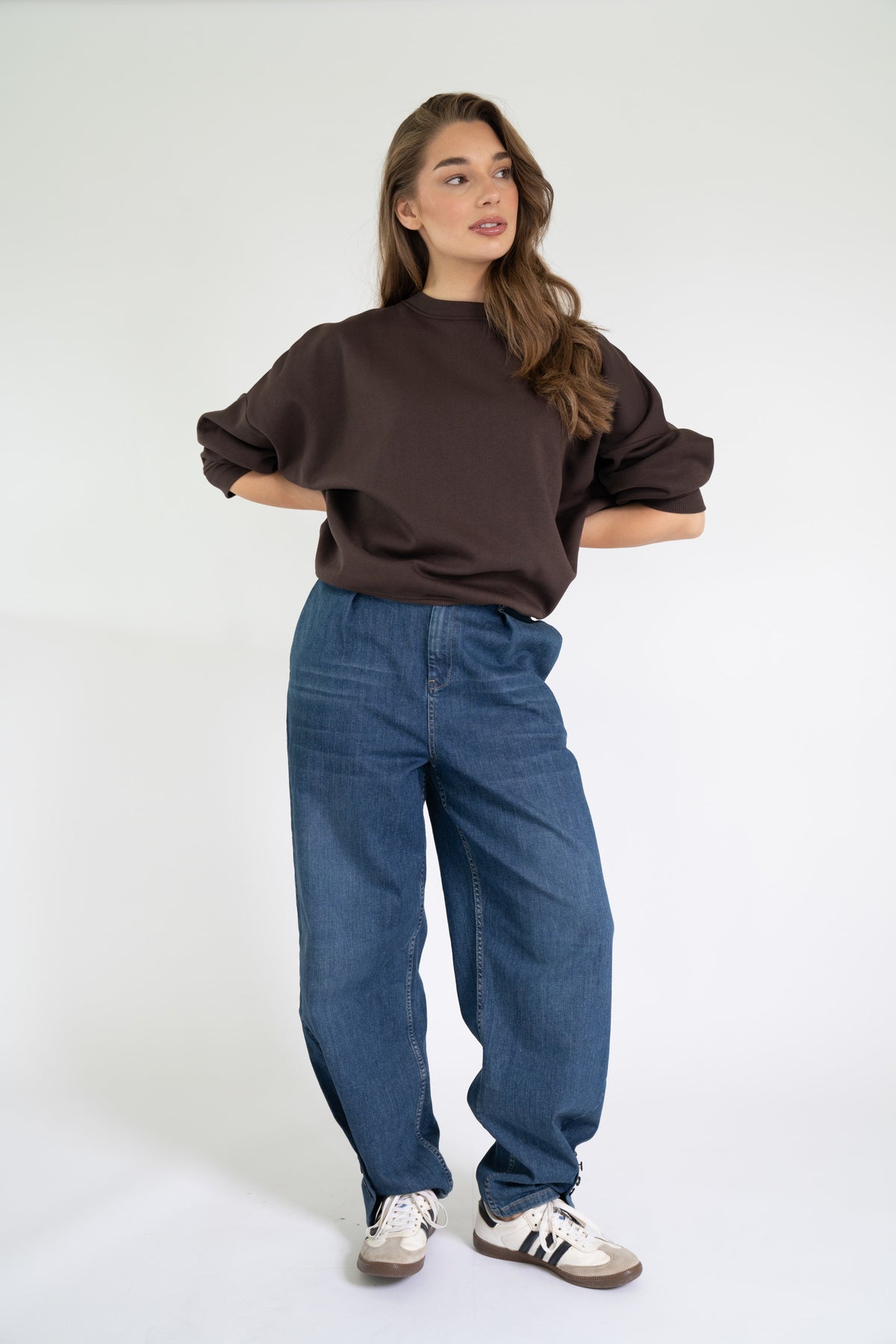 MONCHOU 26 BROWN