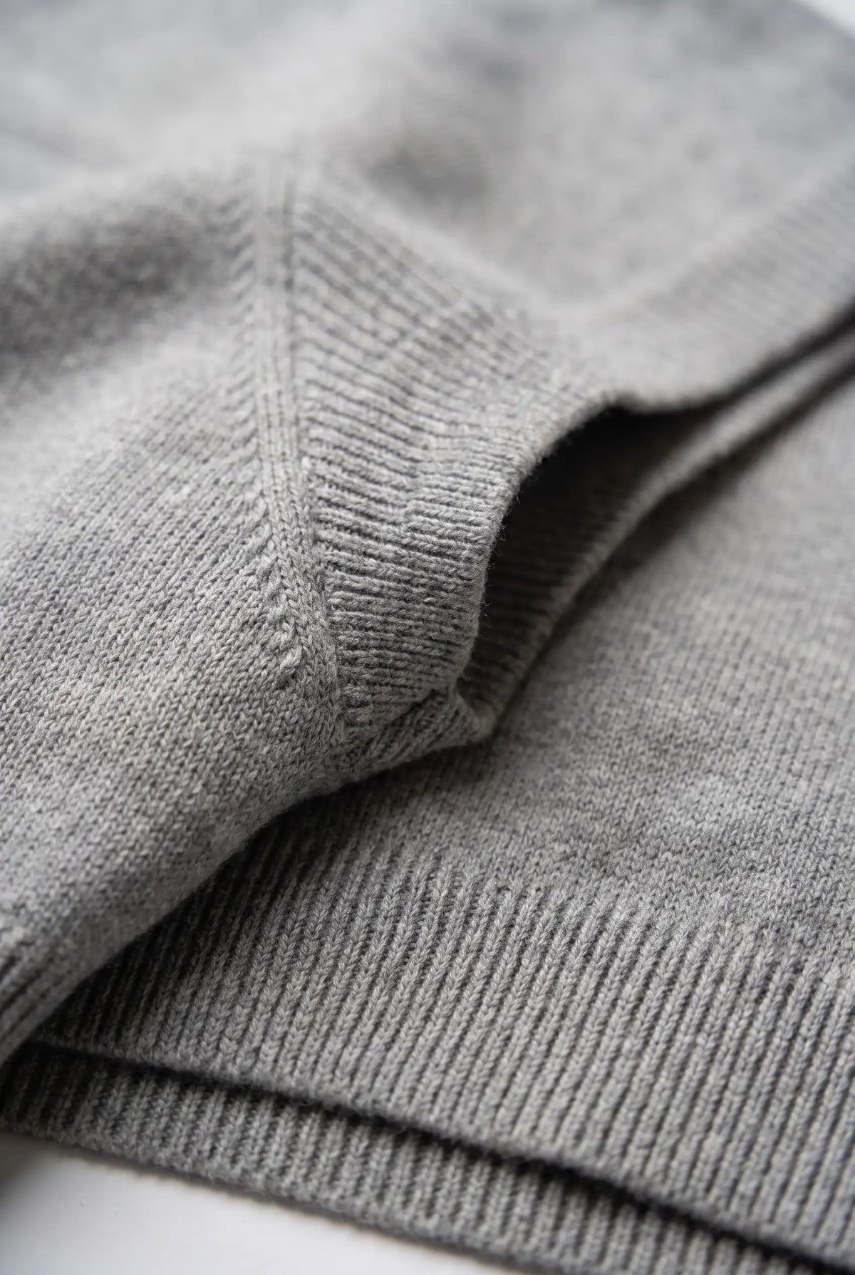 ORI KNIT FW26 GREY - Strickdetail