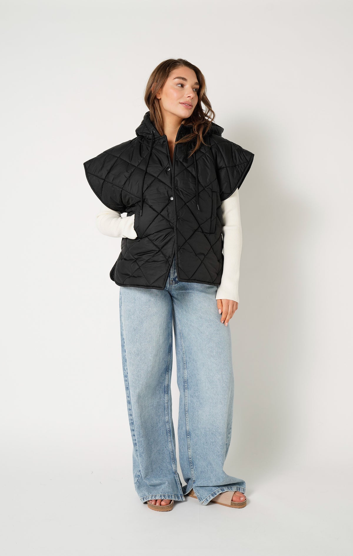 Noelle Cape Black