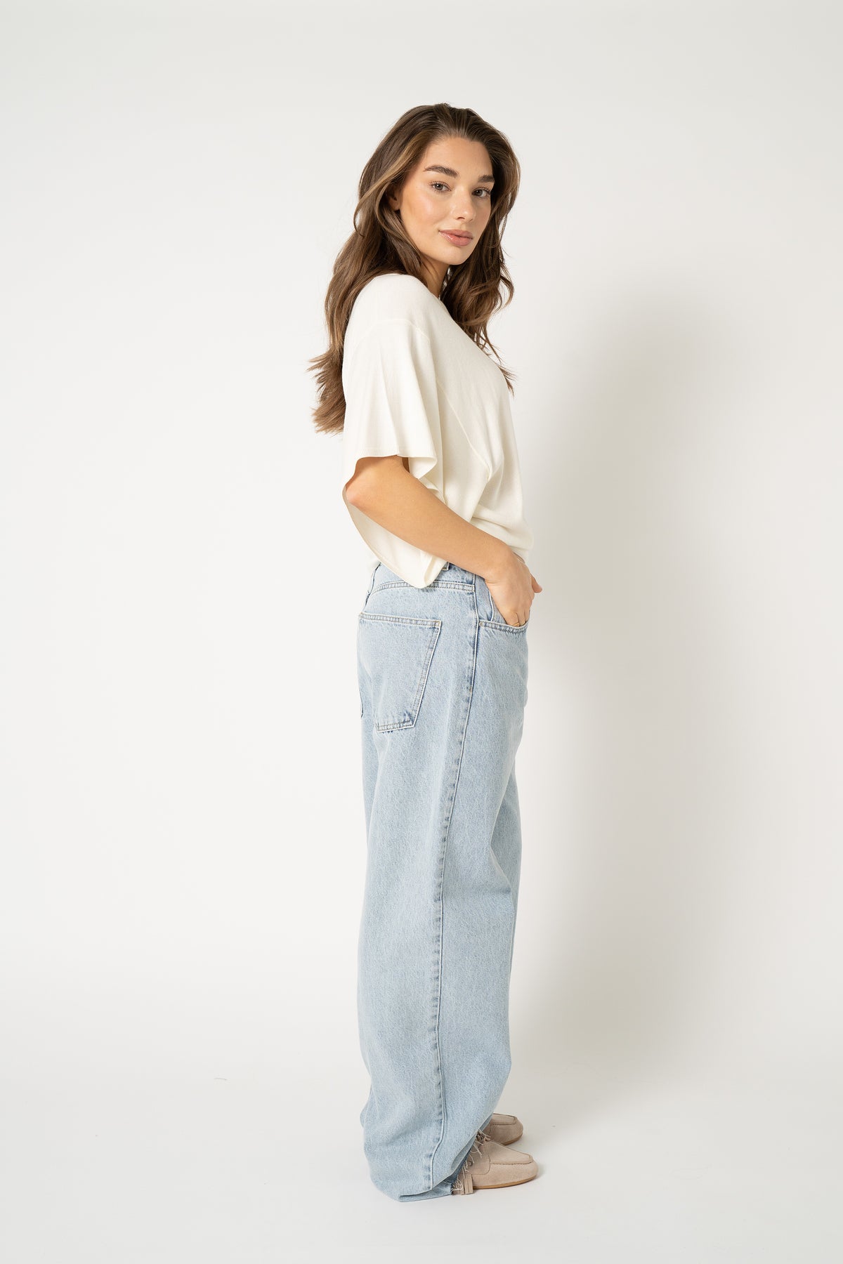 Suzette V Knitted Off White