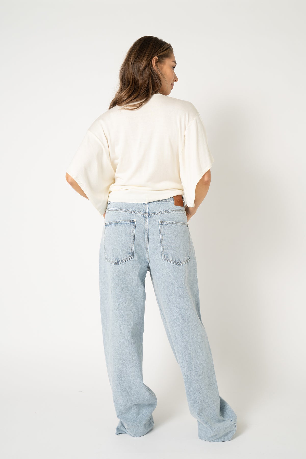 Suzette V Knitted Off White